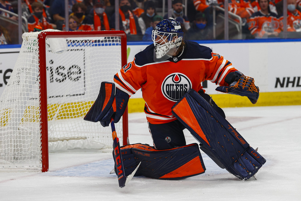 DFS210813044canucks at oilers