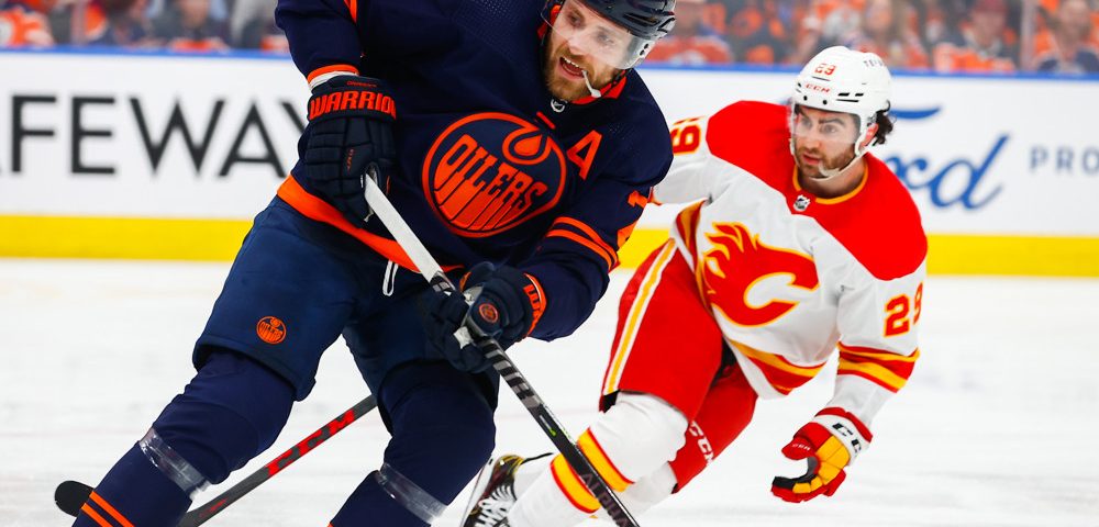 DFS220522011flames at oilers 1