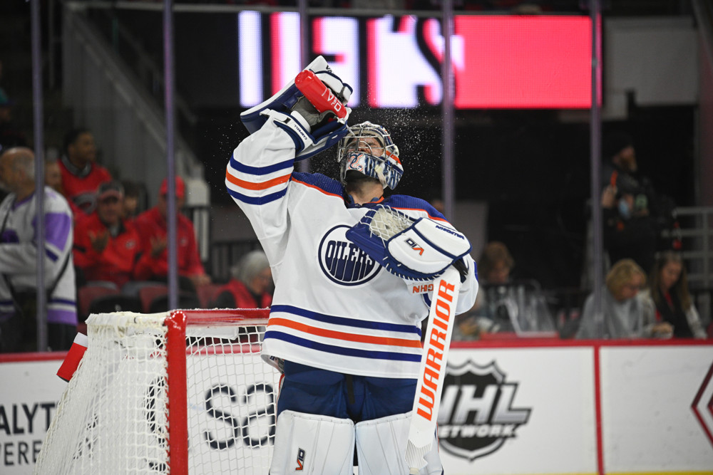 Oilers sign goalie Stuart Skinner to three-year, $7.8 million extension