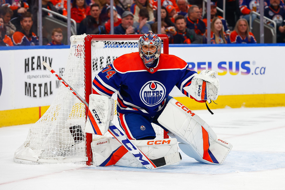 Edmonton Oilers draft pick Ethan Bear trades hockey stick for ball