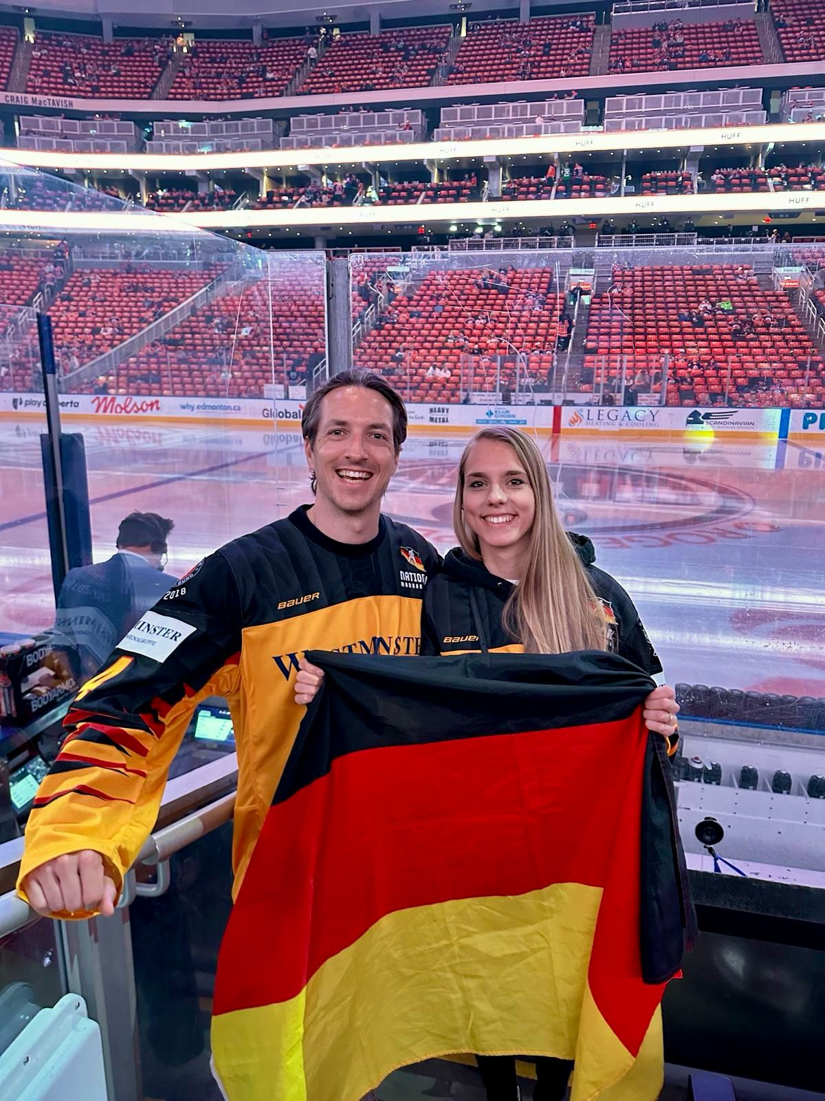 German couple gets unforgettable Oilers playoff hockey experience 22 SN Bench Warm up