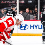 Devils beat Red Wings